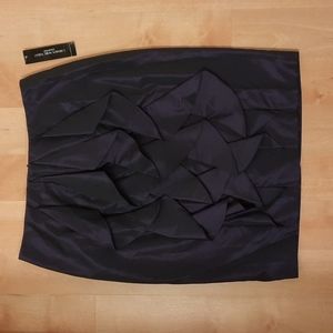 NWT, Carmen Marc Valvo Collection Front Ruffle Skirt